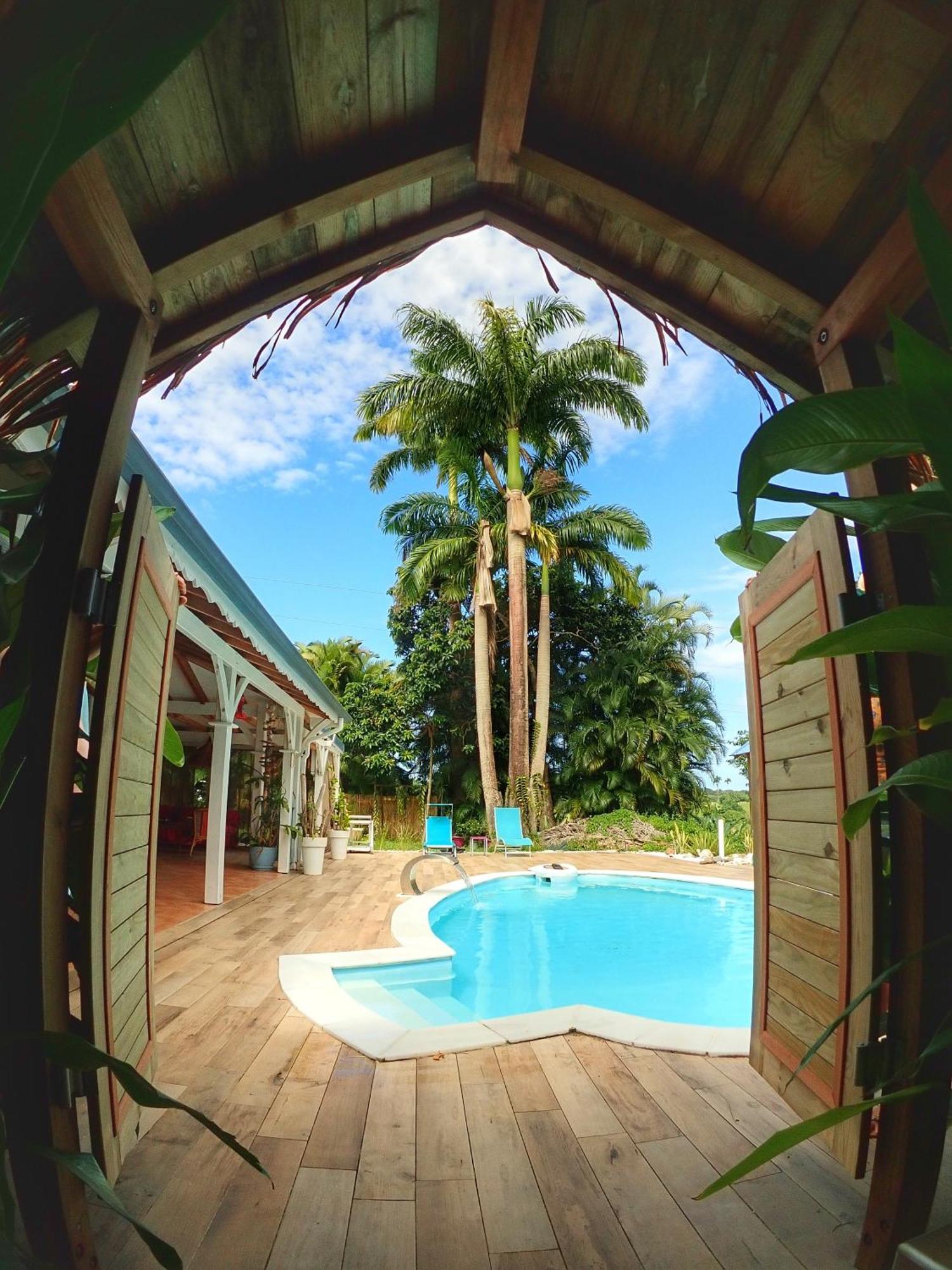 Gite Kaz A Topaze, Piscine, Jardin Tropical Sainte-Rose Exterior photo
